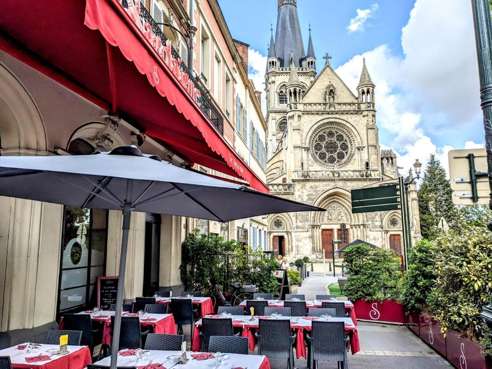 Hébergement de vacances Le Cemarose: Spa, Jardin, Terrasse Et Jolie Vue Au Coeur D'epernay *