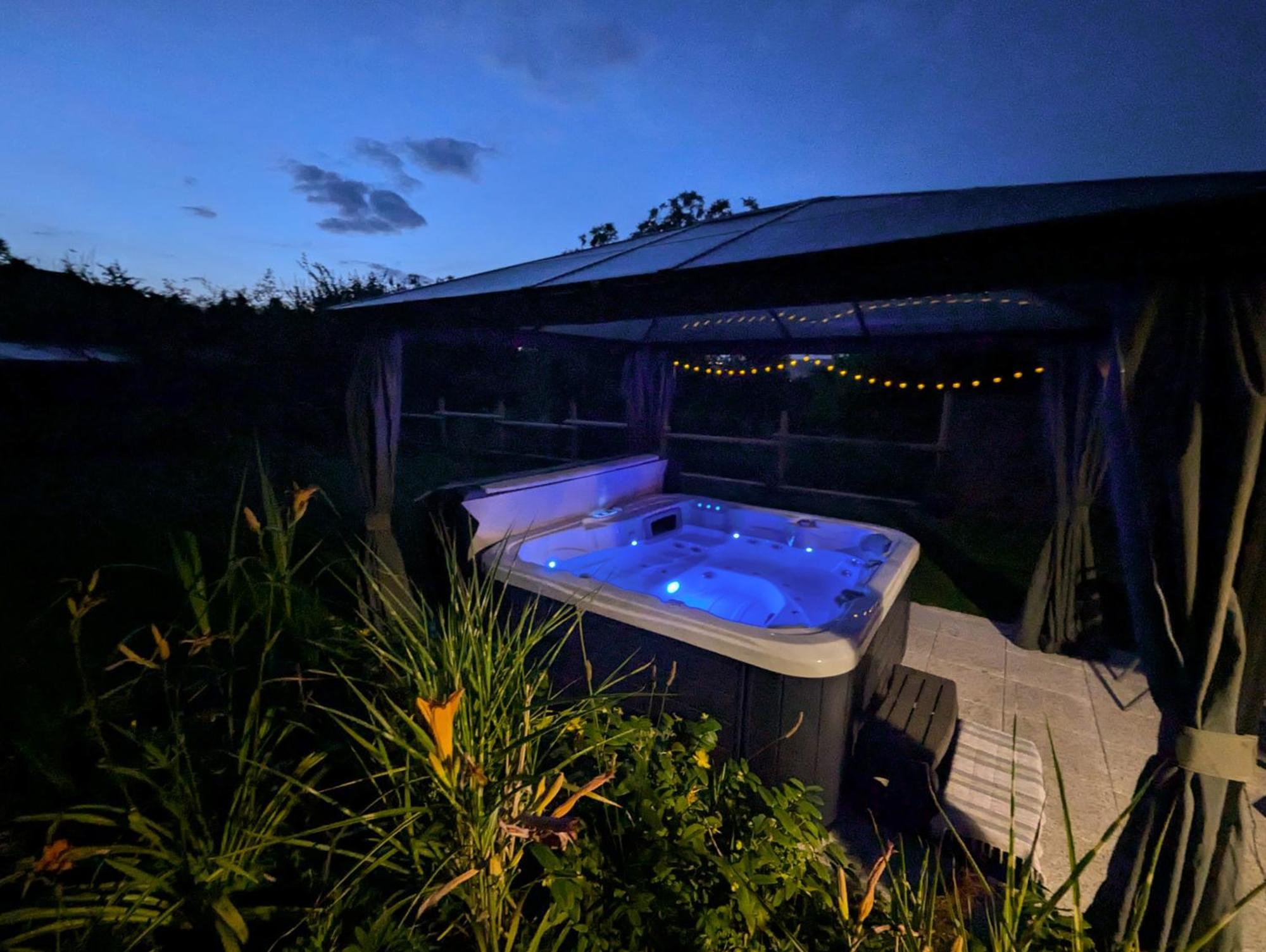 Le Cemarose: Spa, Jardin, Terrasse Et Jolie Vue Au Coeur D'epernay Hébergement de vacances Épernay